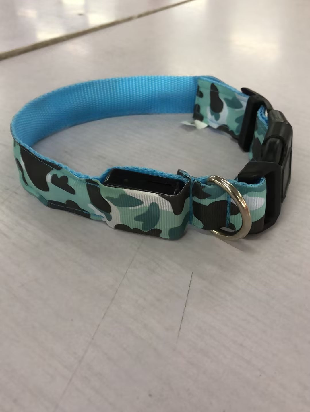 GlowGuard Camo Dog Collar – Light Up Your Pet’s Night Adventures!